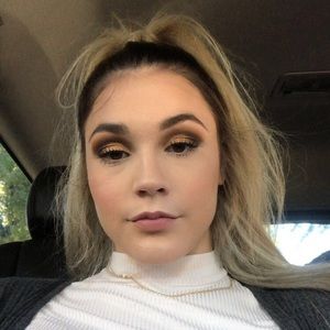 Meet your Posher, Shelbi